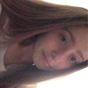 Meet your Posher, Carly